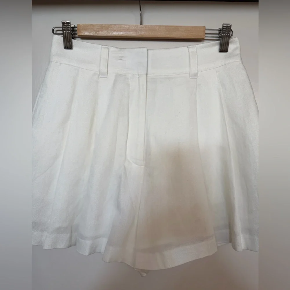 VGUC Club Monaco Short Size 2 - Picture 4 of 7